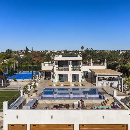 Avalon - Bedzy Luxury Vila *