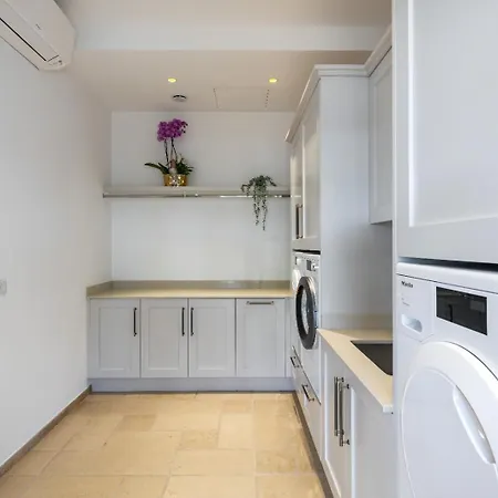 Avalon - Bedzy Luxury Vila