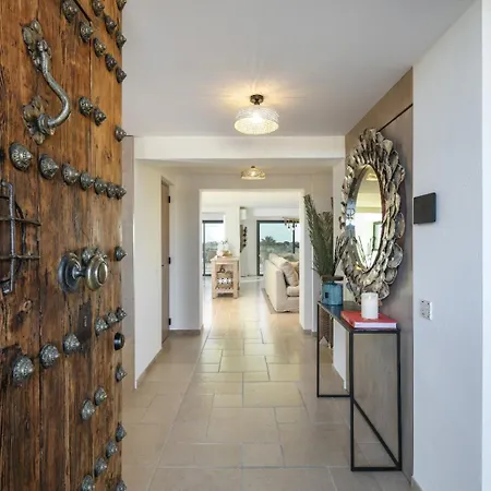 ヴィラ Avalon - Bedzy Luxury アルマンシル